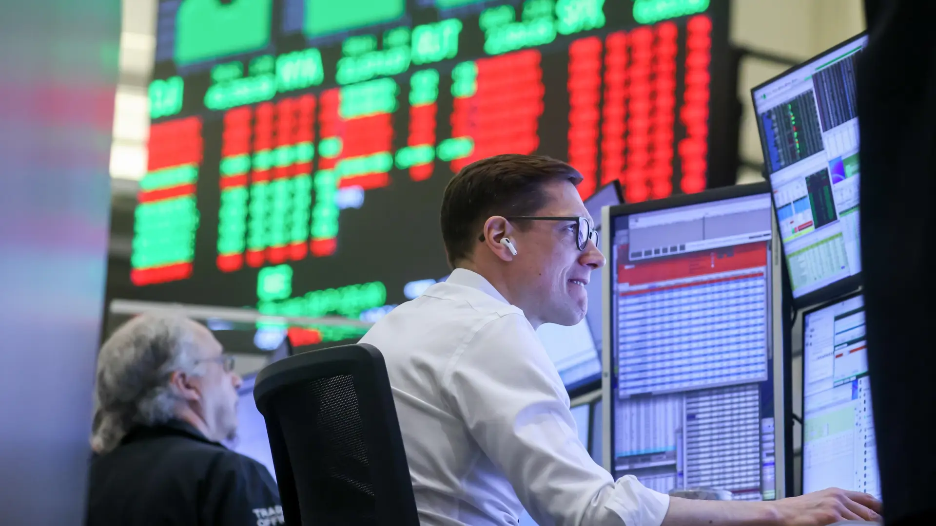 Crise boursière : le nasdaq 100 bascule en territoire négatif – la guerre en iran aggrave les craintes