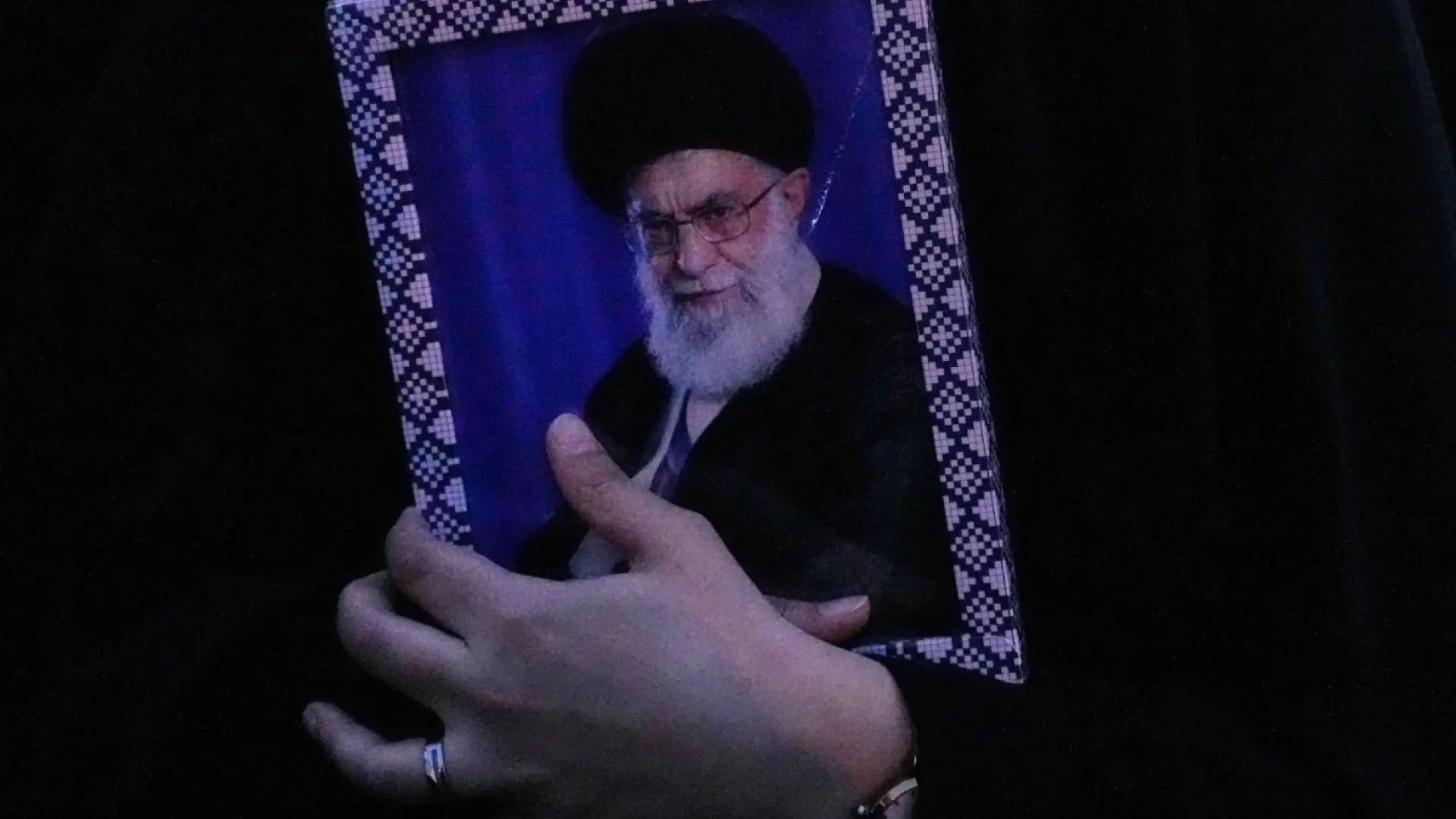 Iran : ali khamenei, le guide suprême, est-mort – un héritage incertain