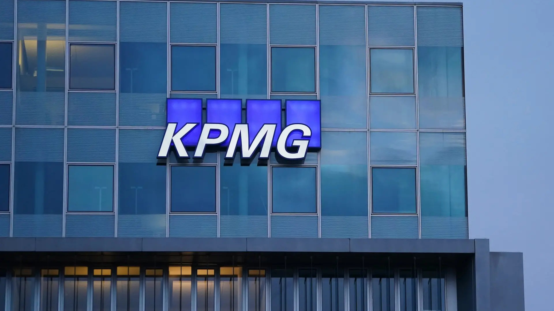 Kpmg : des primes pour stimuler l'ia, un pari audacieux pour ses consultants