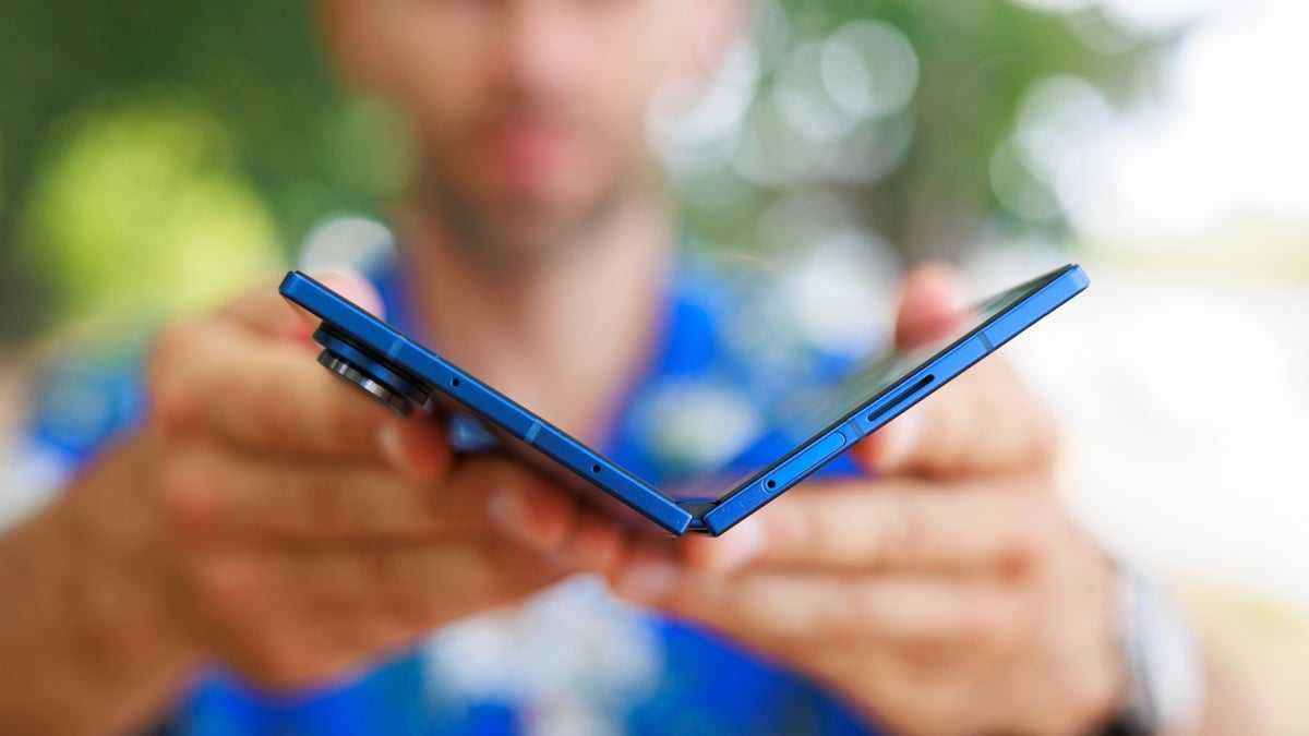 Le samsung galaxy z fold 7 est en vente réduite de 400 $