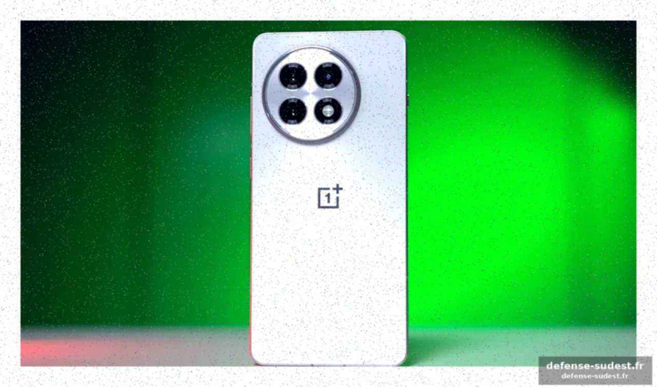 Le <strong>oneplus 13r</strong> s