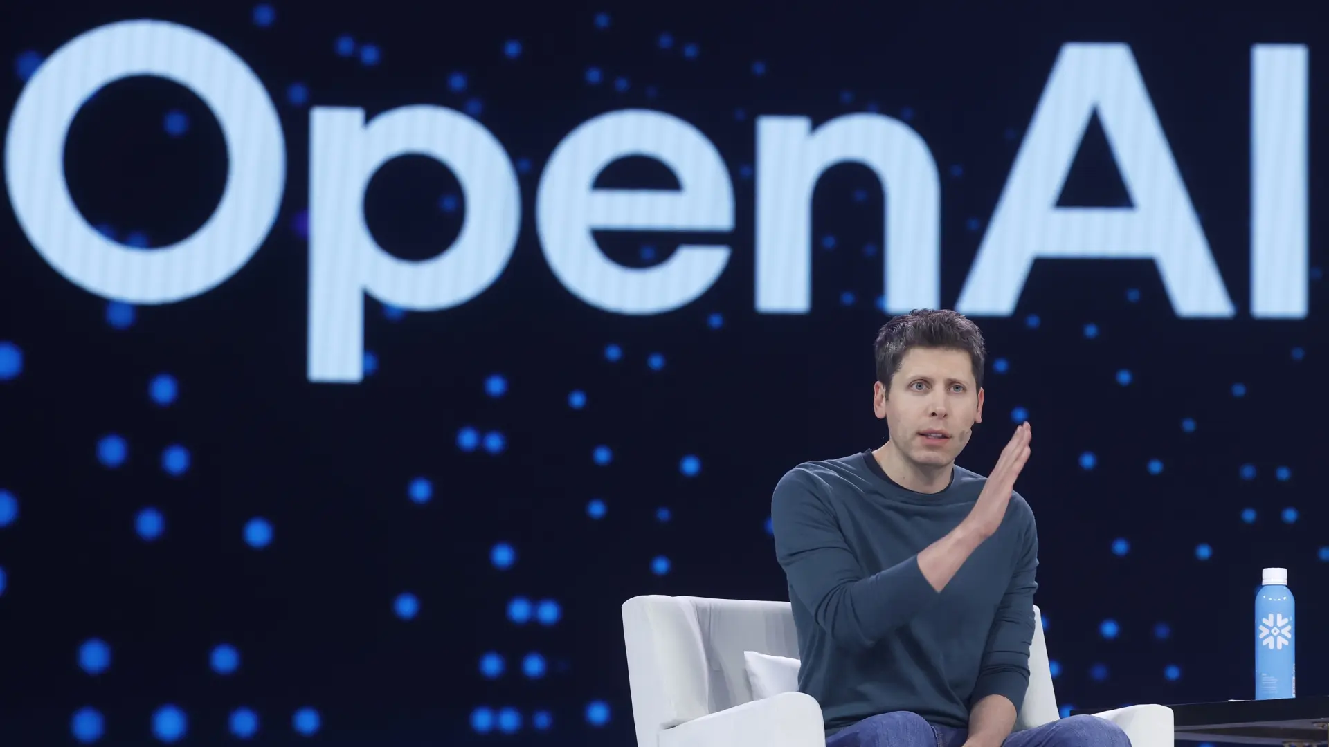 Openai se retira de las reservas de viajes, cediendo a booking.com y expedia