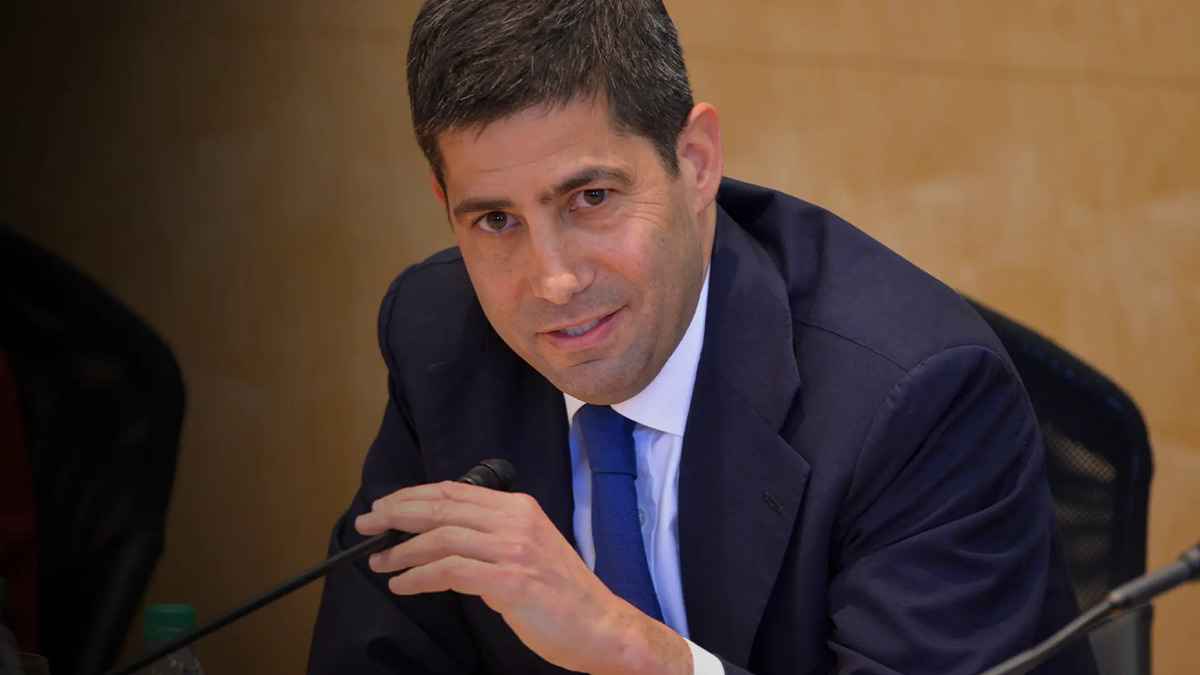 Puig et estée lauder : une alliance géante en vue, sous l'œil de washington
