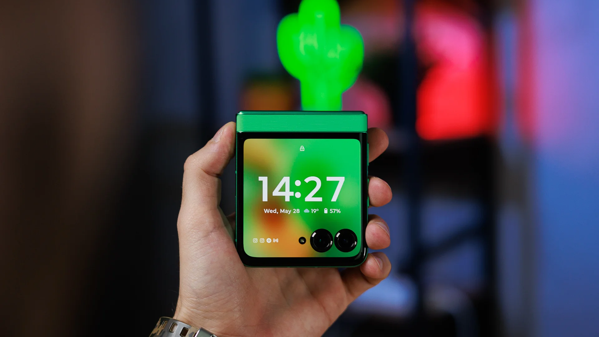 Razr (2025) : le smartphone pliable le plus abordable jamais ?