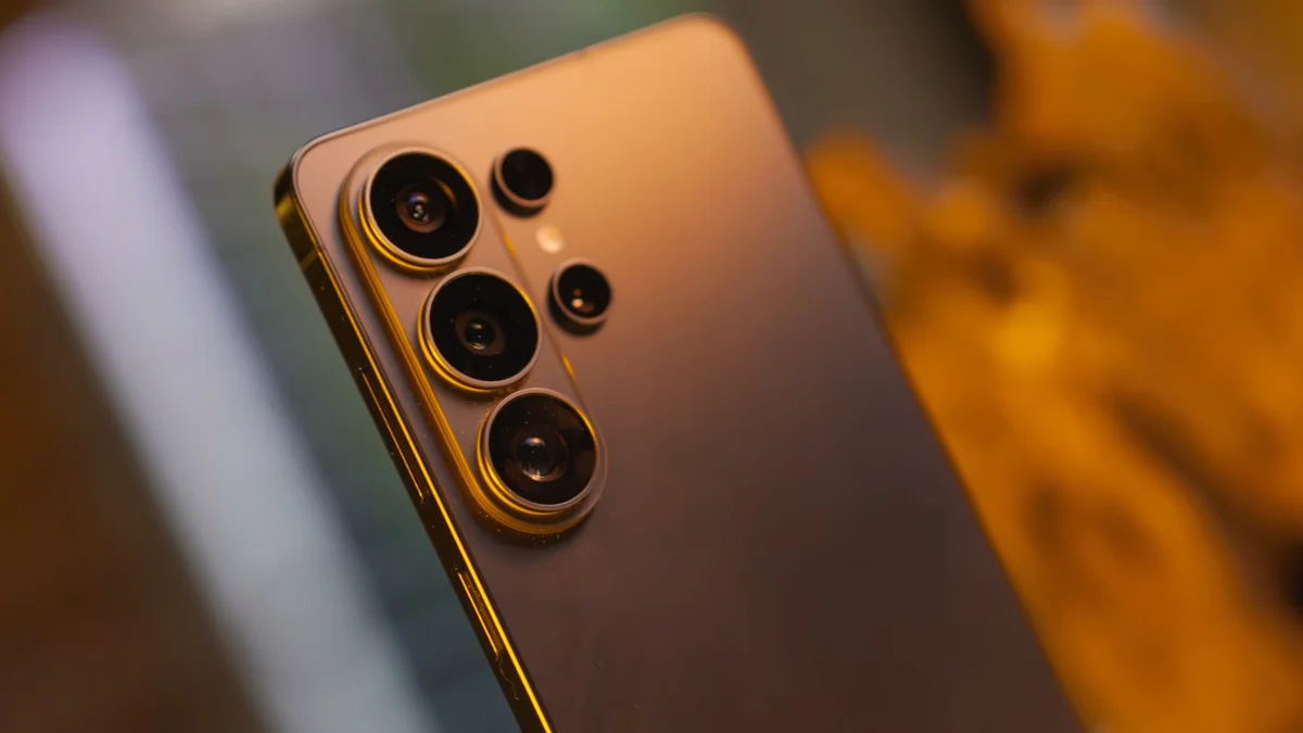 Samsung galaxy s26 ultra : premier regard partagé sur le nouveau géant mobile
