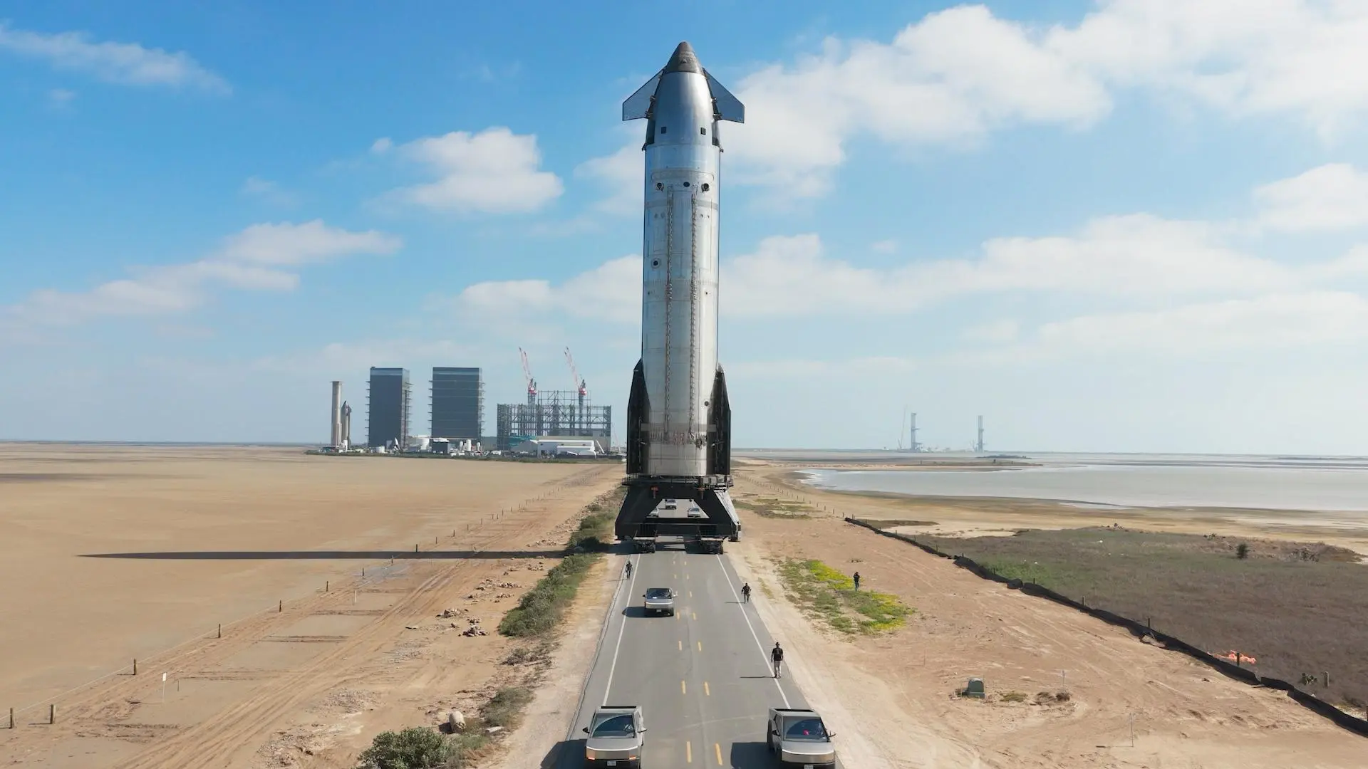 Spacex: musk dévoile starship, une course à l'armement spatial s'intensifie