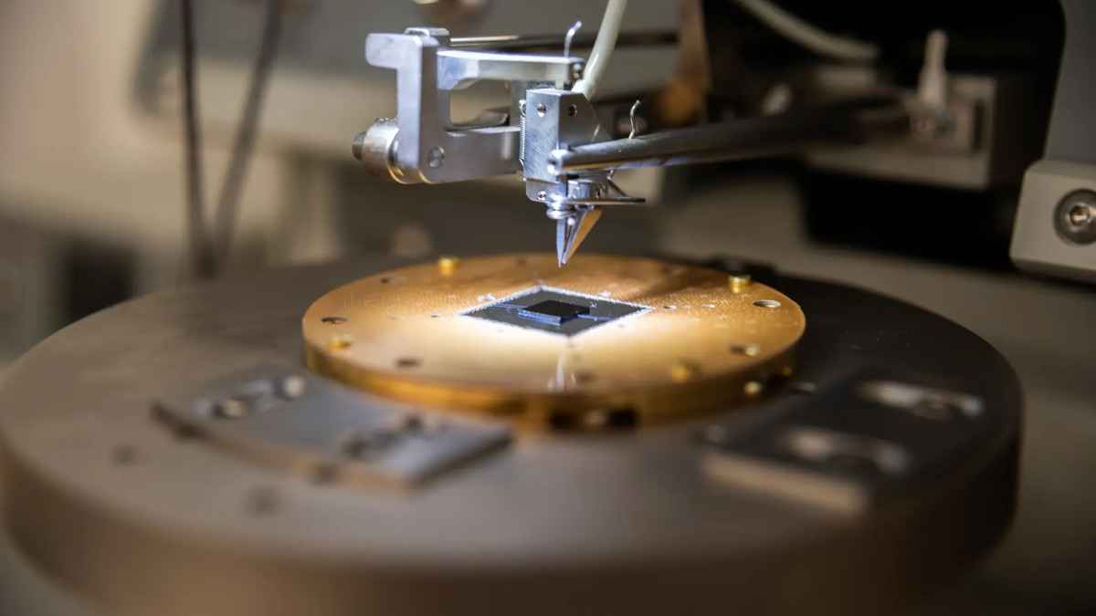 Super micro : l'ia en péril ? un co-fondateur arrêté, les actions s'effondrent